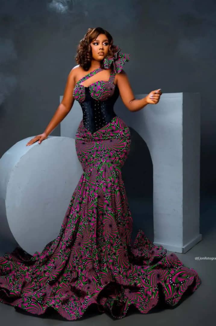 Royal Asoebi Glam